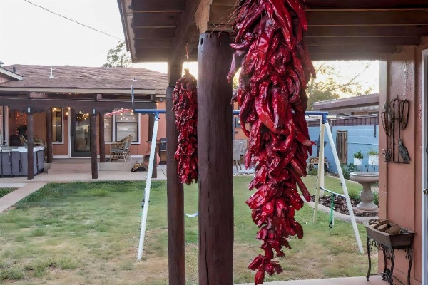 Fam-Friendly Clovis Hideaway with Yard and Pergola image 23